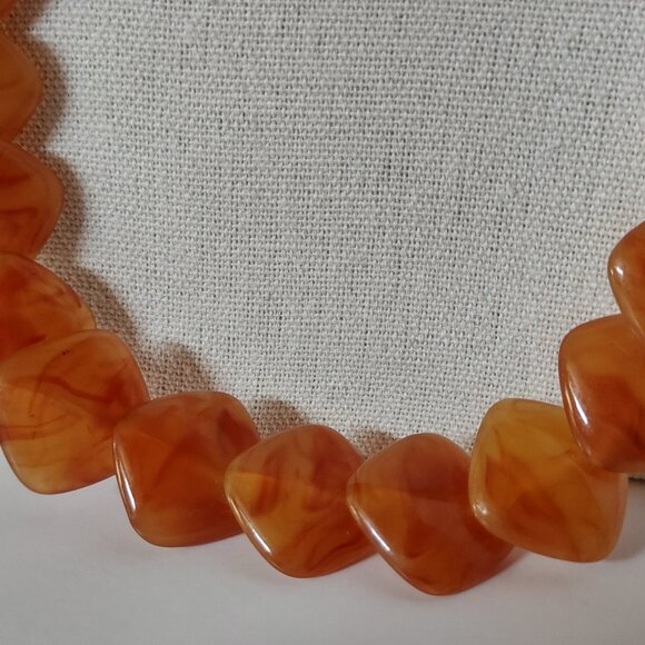 RARE Vintage Faux Amber Lucite Beaded 26” Necklace 1970s MCM - Picture 8 of 9
